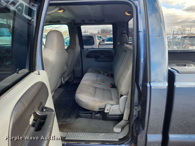 image for item JB9654 2007 Ford F350 Super Duty Lariat  Crew Cab pickup truck