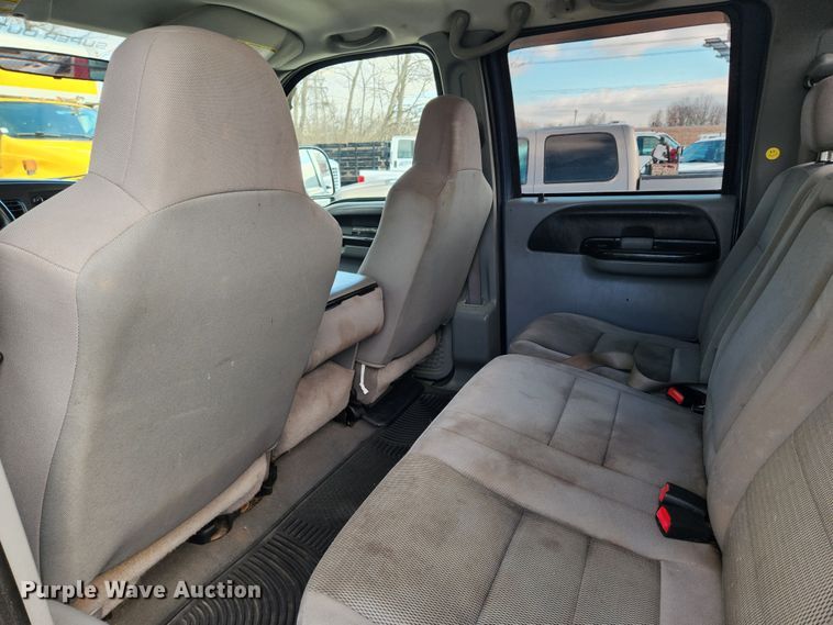 image for item JB9654 2007 Ford F350 Super Duty Lariat  Crew Cab pickup truck