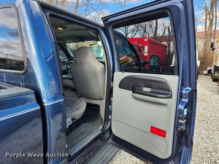 image for item JB9654 2007 Ford F350 Super Duty Lariat  Crew Cab pickup truck