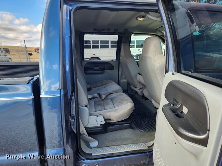 image for item JB9654 2007 Ford F350 Super Duty Lariat  Crew Cab pickup truck