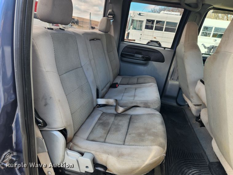 image for item JB9654 2007 Ford F350 Super Duty Lariat  Crew Cab pickup truck