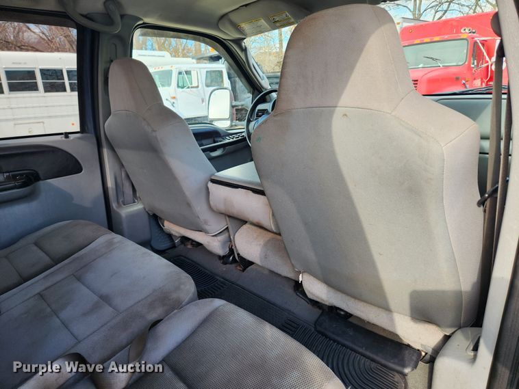 image for item JB9654 2007 Ford F350 Super Duty Lariat  Crew Cab pickup truck