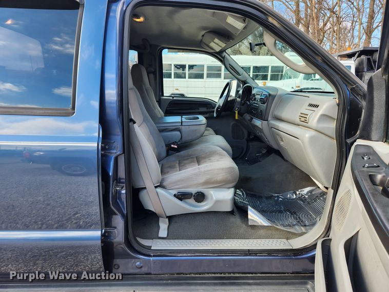 image for item JB9654 2007 Ford F350 Super Duty Lariat  Crew Cab pickup truck