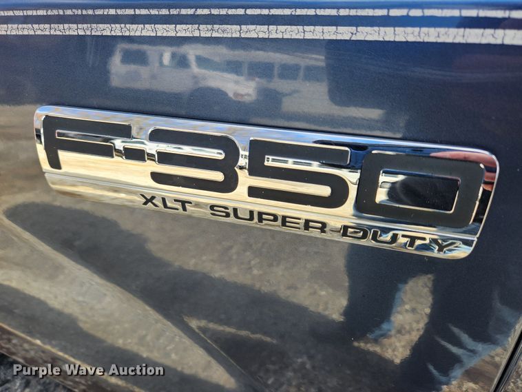 image for item JB9654 2007 Ford F350 Super Duty Lariat  Crew Cab pickup truck