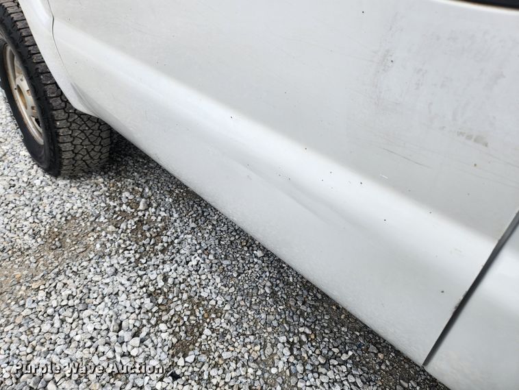 image for item JB9656 2012 Ford F250 Super Duty XL  utility bed pickup truck