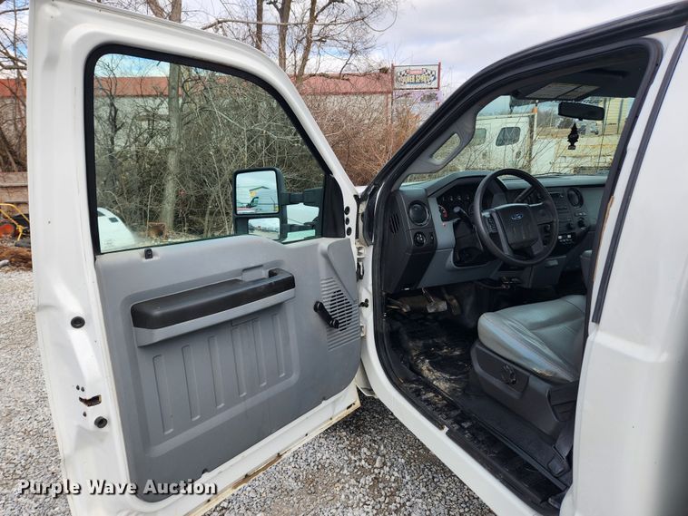 image for item JB9656 2012 Ford F250 Super Duty XL  utility bed pickup truck