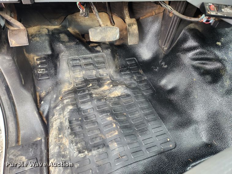 image for item JB9656 2012 Ford F250 Super Duty XL  utility bed pickup truck