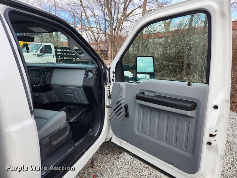 image for item JB9656 2012 Ford F250 Super Duty XL  utility bed pickup truck