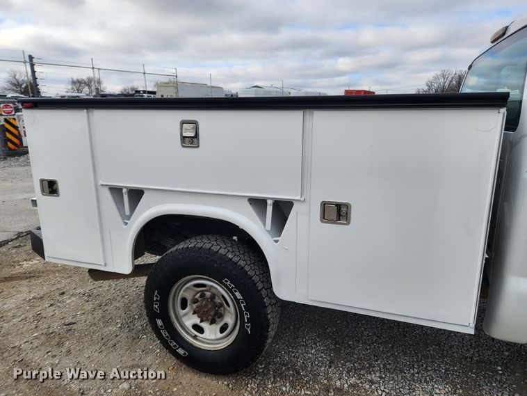 image for item JB9656 2012 Ford F250 Super Duty XL  utility bed pickup truck