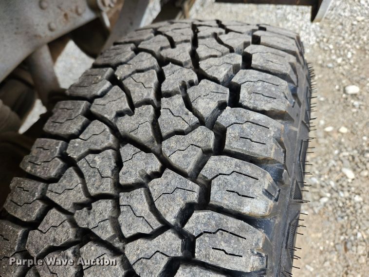 image for item JB9656 2012 Ford F250 Super Duty XL  utility bed pickup truck