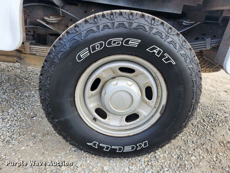 image for item JB9656 2012 Ford F250 Super Duty XL  utility bed pickup truck