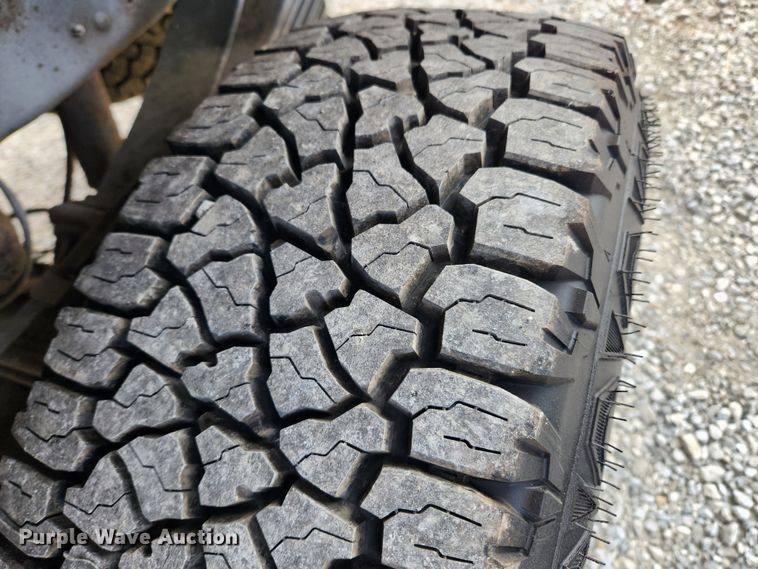 image for item JB9656 2012 Ford F250 Super Duty XL  utility bed pickup truck