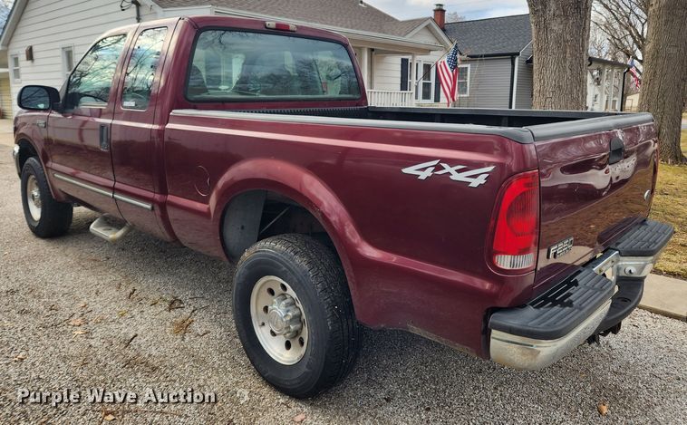 image for item JB9657 2000 Ford F250 Super Duty XLT  SuperCab pickup truck