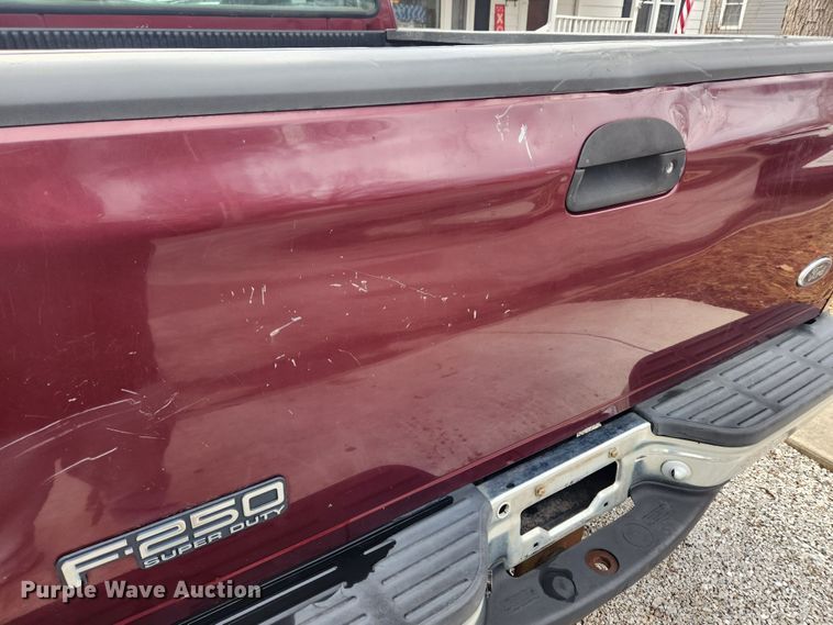 image for item JB9657 2000 Ford F250 Super Duty XLT  SuperCab pickup truck