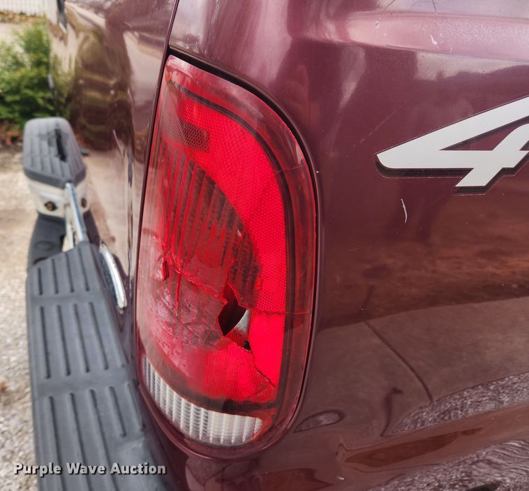 image for item JB9657 2000 Ford F250 Super Duty XLT  SuperCab pickup truck