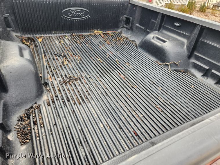 image for item JB9657 2000 Ford F250 Super Duty XLT  SuperCab pickup truck