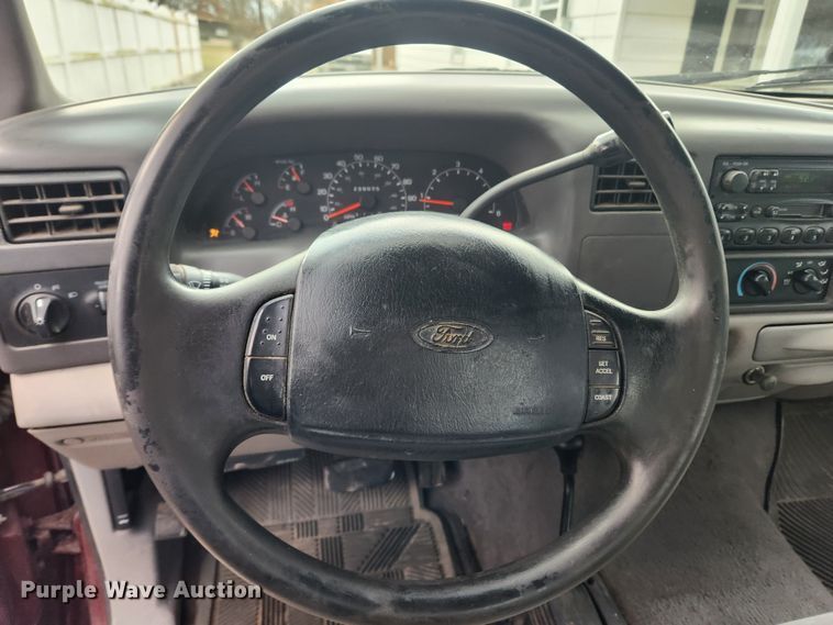 image for item JB9657 2000 Ford F250 Super Duty XLT  SuperCab pickup truck