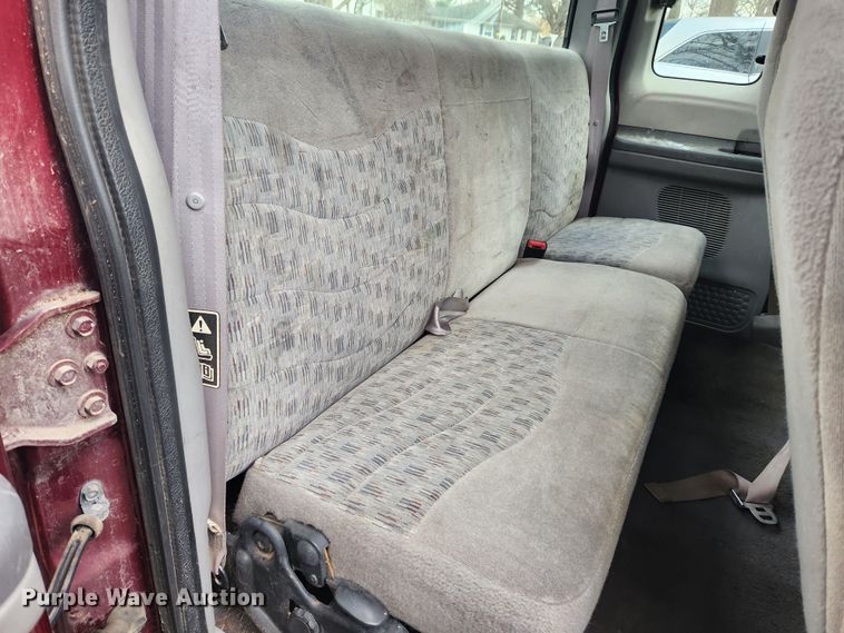 image for item JB9657 2000 Ford F250 Super Duty XLT  SuperCab pickup truck