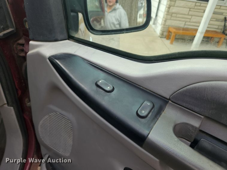 image for item JB9657 2000 Ford F250 Super Duty XLT  SuperCab pickup truck