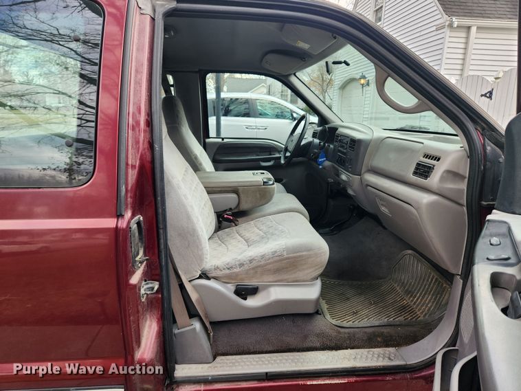 image for item JB9657 2000 Ford F250 Super Duty XLT  SuperCab pickup truck