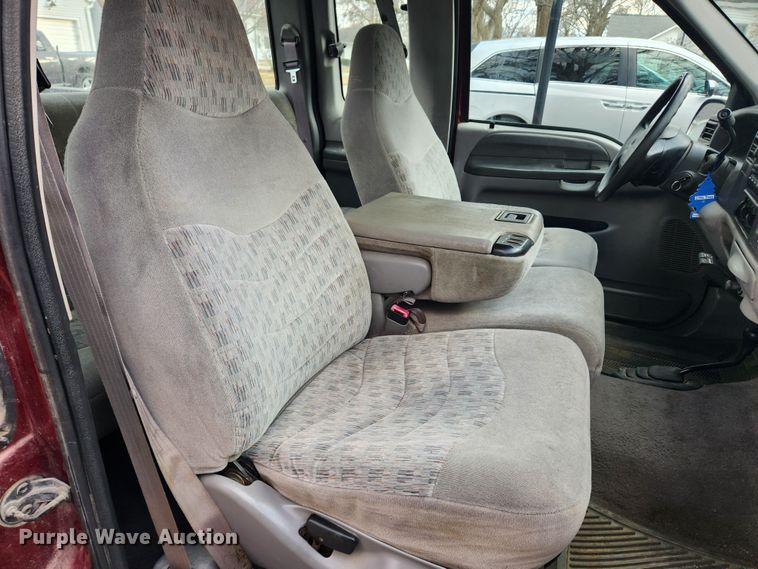 image for item JB9657 2000 Ford F250 Super Duty XLT  SuperCab pickup truck