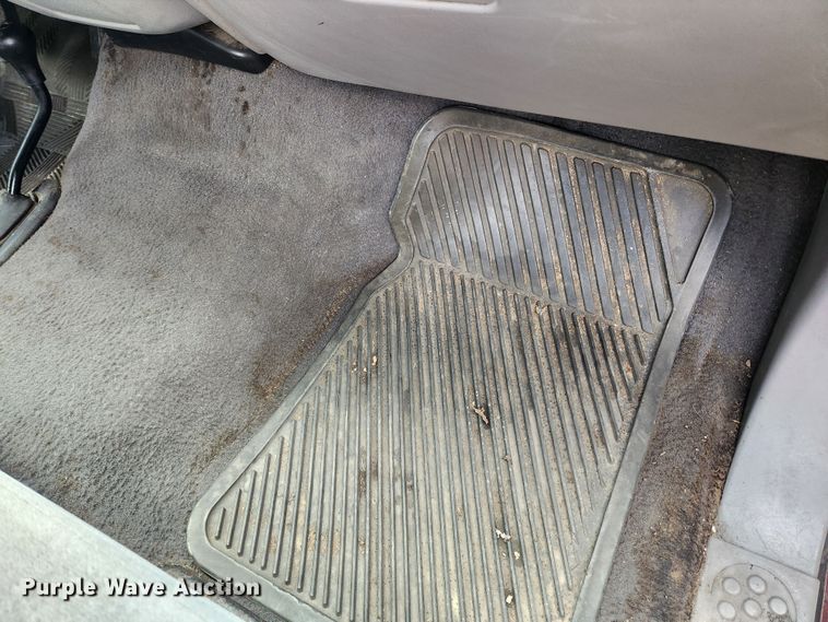 image for item JB9657 2000 Ford F250 Super Duty XLT  SuperCab pickup truck