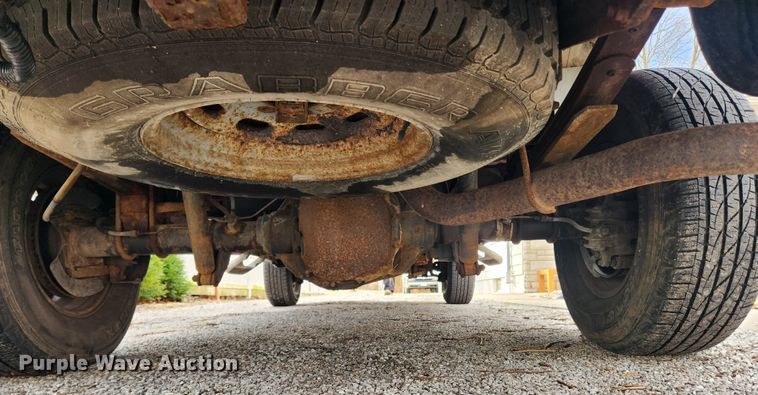 image for item JB9657 2000 Ford F250 Super Duty XLT  SuperCab pickup truck