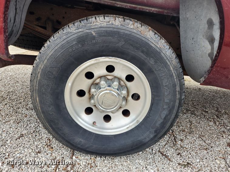 image for item JB9657 2000 Ford F250 Super Duty XLT  SuperCab pickup truck