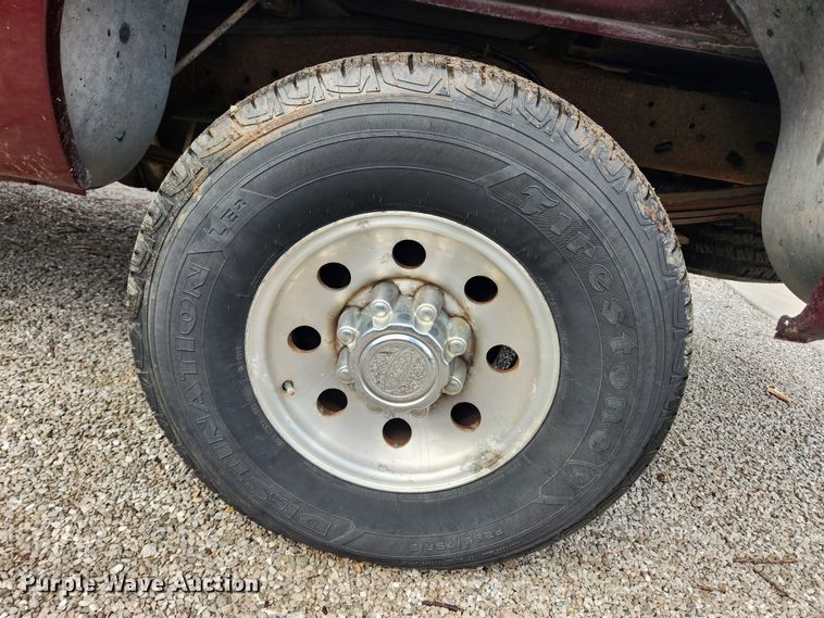 image for item JB9657 2000 Ford F250 Super Duty XLT  SuperCab pickup truck