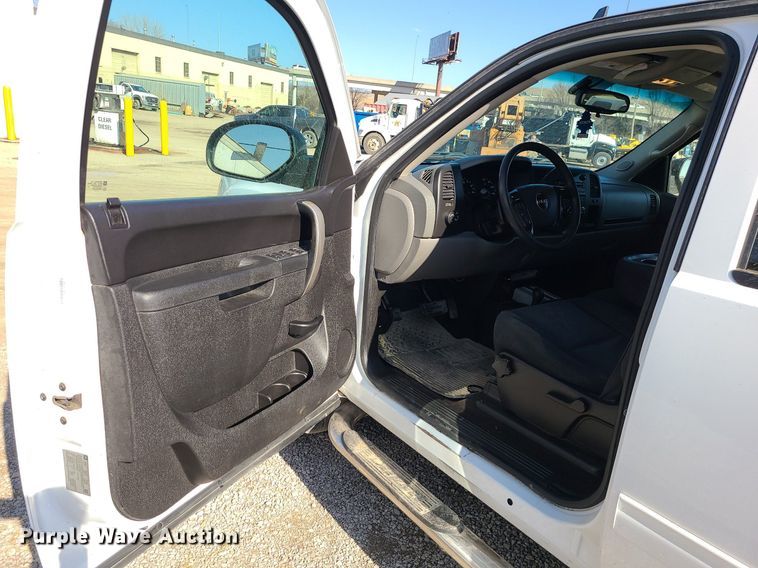 image for item JG9372 2012 GMC Sierra 1500  Crew Cab pickup truck