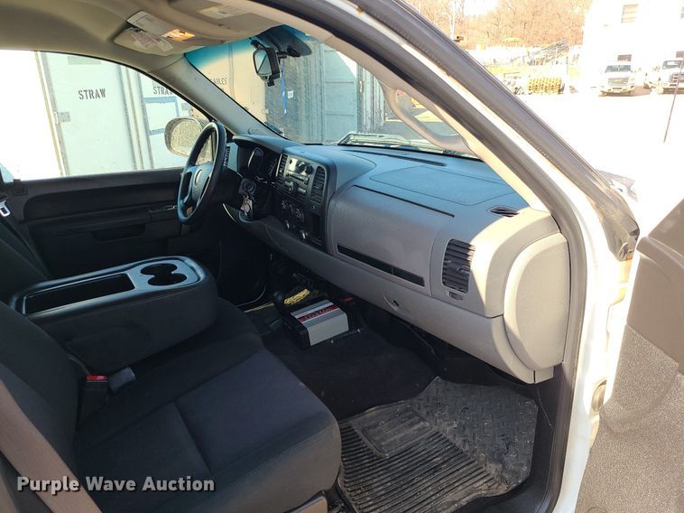 image for item JG9372 2012 GMC Sierra 1500  Crew Cab pickup truck