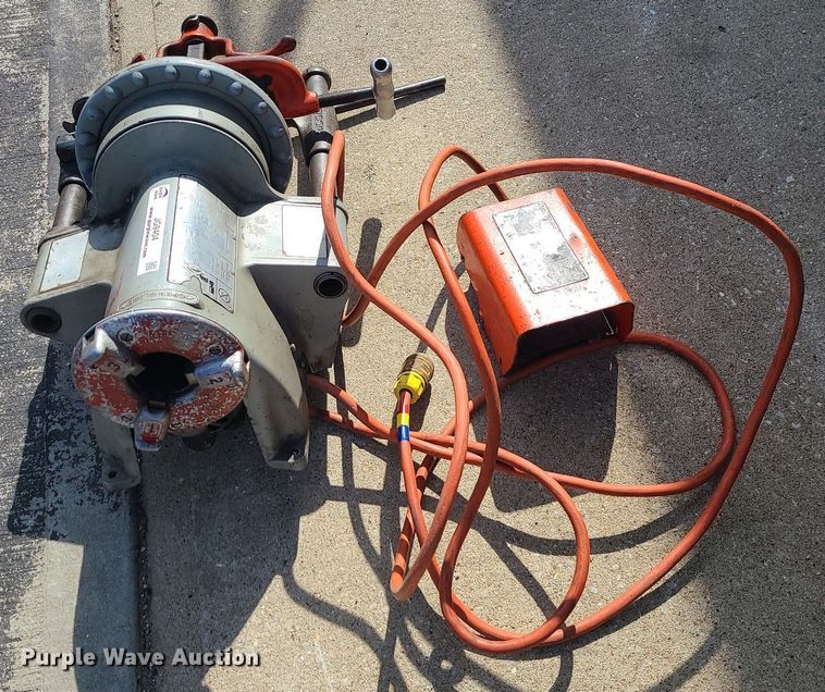 image for item JG9404 Ridgid 300-T2  power drive threading machine