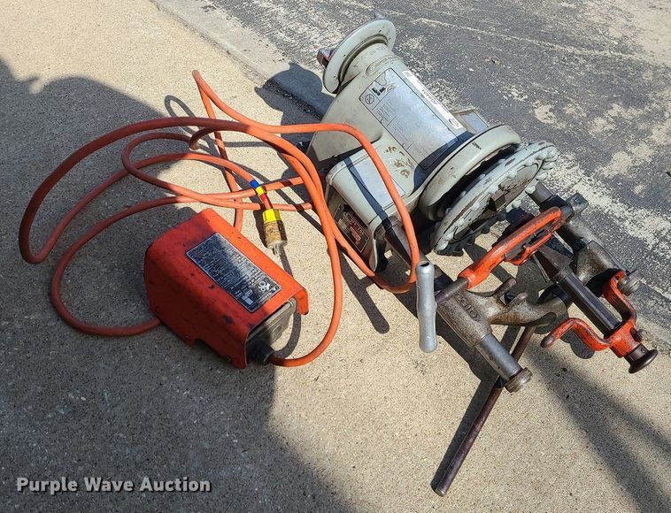 image for item JG9404 Ridgid 300-T2  power drive threading machine