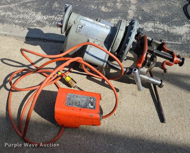 image for item JG9404 Ridgid 300-T2  power drive threading machine