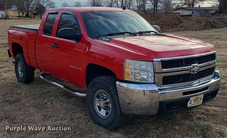 image for item JG9412 2007 Chevrolet Silverado 2500HD  Ext. Cab pickup truck