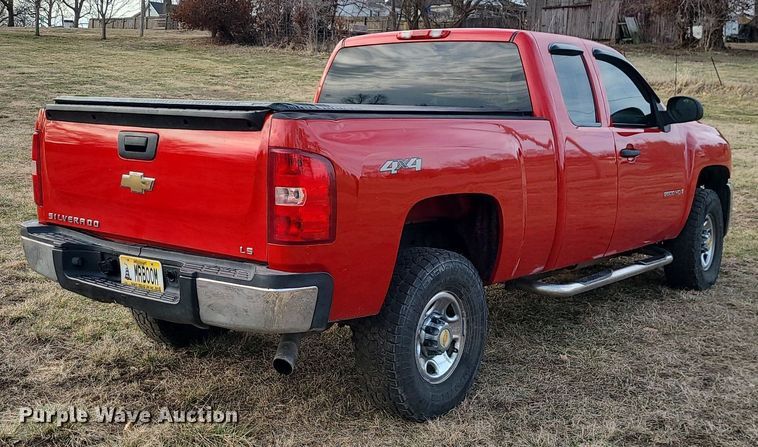 image for item JG9412 2007 Chevrolet Silverado 2500HD  Ext. Cab pickup truck