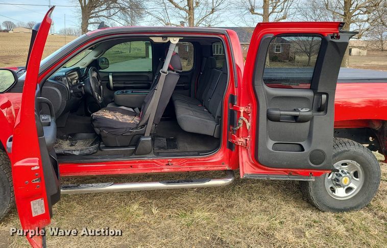 image for item JG9412 2007 Chevrolet Silverado 2500HD  Ext. Cab pickup truck