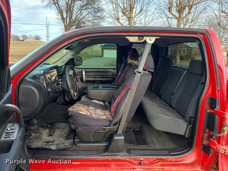 image for item JG9412 2007 Chevrolet Silverado 2500HD  Ext. Cab pickup truck