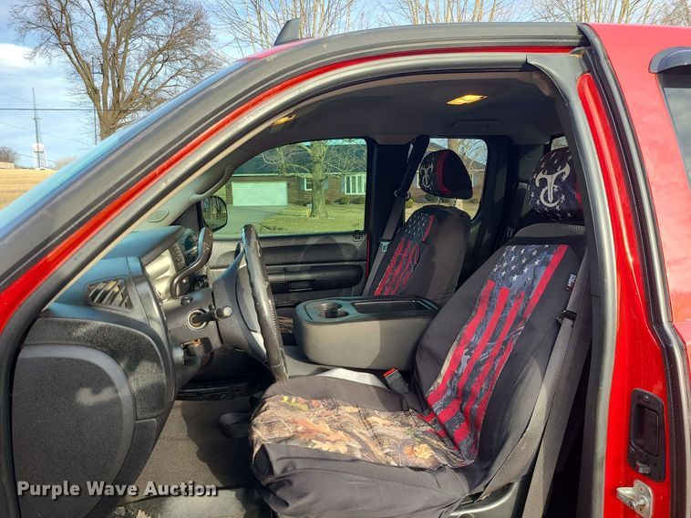 image for item JG9412 2007 Chevrolet Silverado 2500HD  Ext. Cab pickup truck