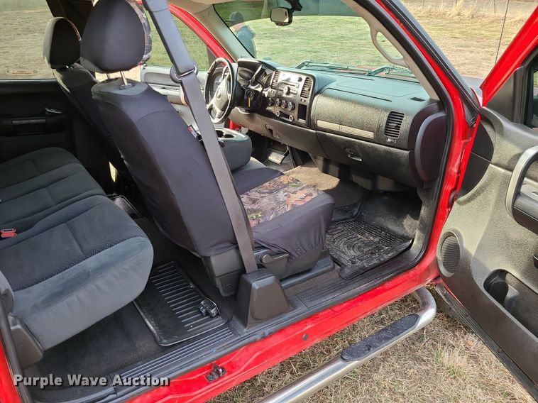 image for item JG9412 2007 Chevrolet Silverado 2500HD  Ext. Cab pickup truck
