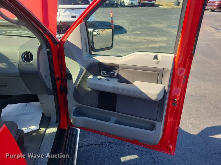 image for item JG9413 2004 Ford F150  SuperCrew pickup truck