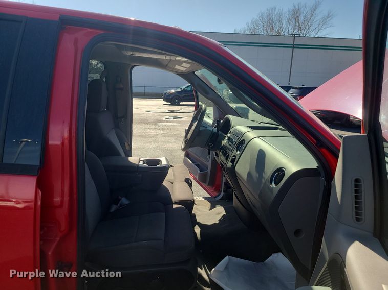 image for item JG9413 2004 Ford F150  SuperCrew pickup truck