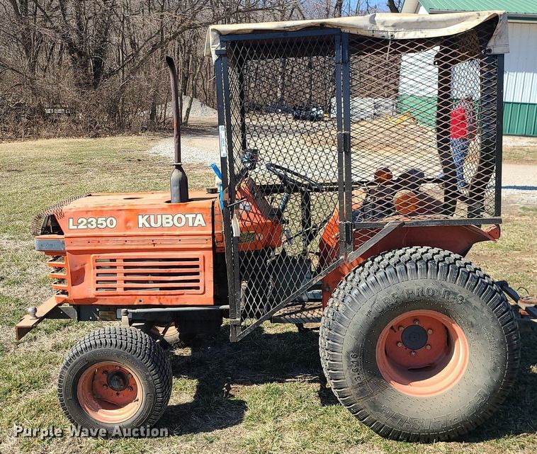 image for item JG9415 Kubota L2350F  tractor