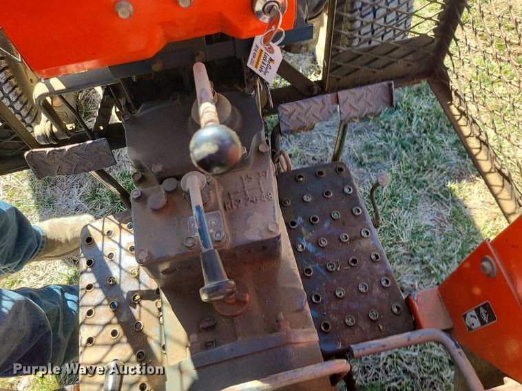 image for item JG9415 Kubota L2350F  tractor