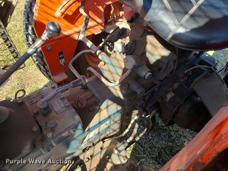 image for item JG9415 Kubota L2350F  tractor