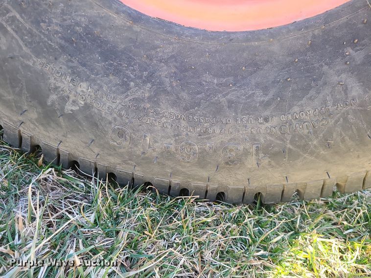 image for item JG9415 Kubota L2350F  tractor