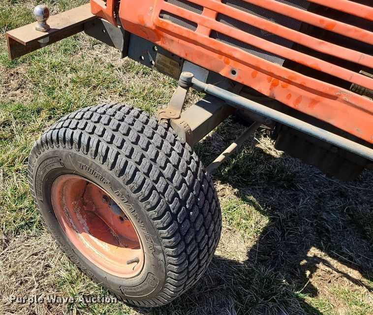 image for item JG9415 Kubota L2350F  tractor