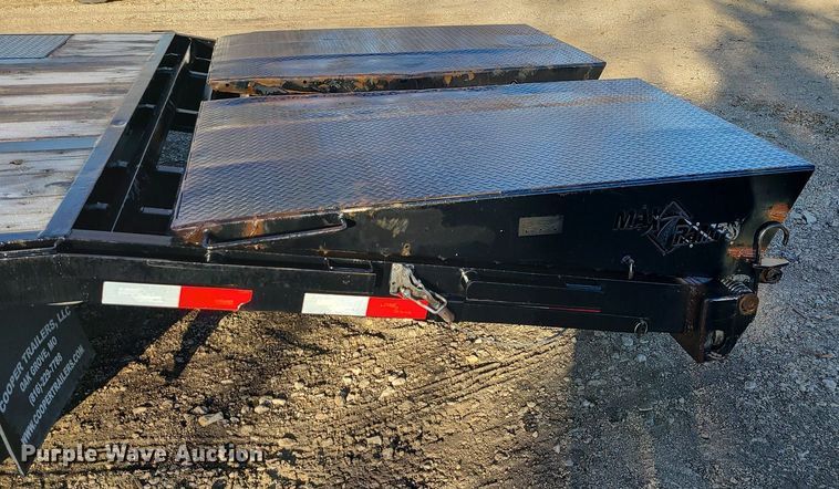 image for item JG9420 2019 Load Trail  equipment trailer