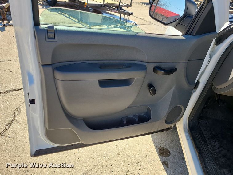 image for item JG9428 2013 Chevrolet Silverado 2500HD  pickup truck