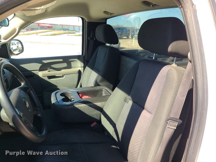 image for item JG9428 2013 Chevrolet Silverado 2500HD  pickup truck